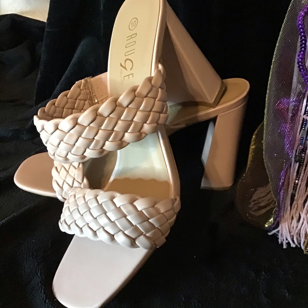 🔥🌸 2 for $40 Dusty pink heels 🌸🔥